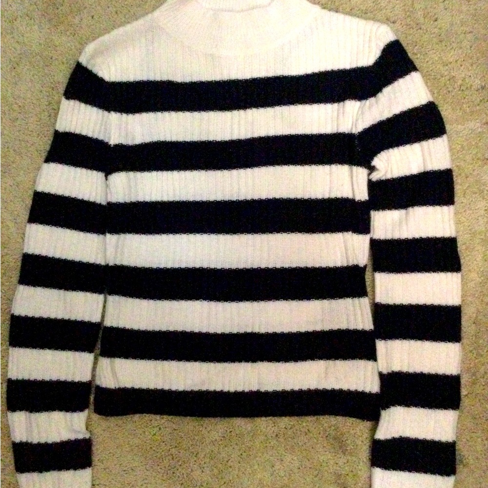 DIVIDED Sweat shirt Small
